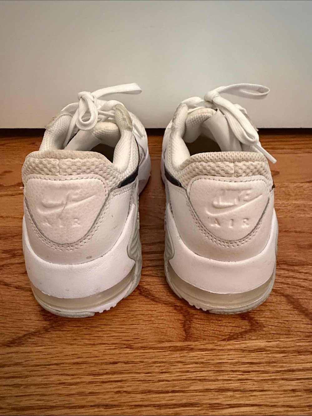 Nike Air Max White and Black Running Sneakers - Picture 3 of 6